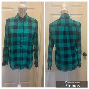 Forever 21 green and black button down blouse